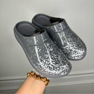 OOFOS' Women's OOcloog Clog Grey Prosecco Pop Limited Edition EU 37 NWOT
